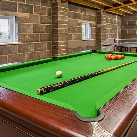 Bartlett's Barn- Uk38276 *