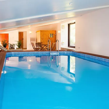 Bartlett's Barn- Uk38276 *